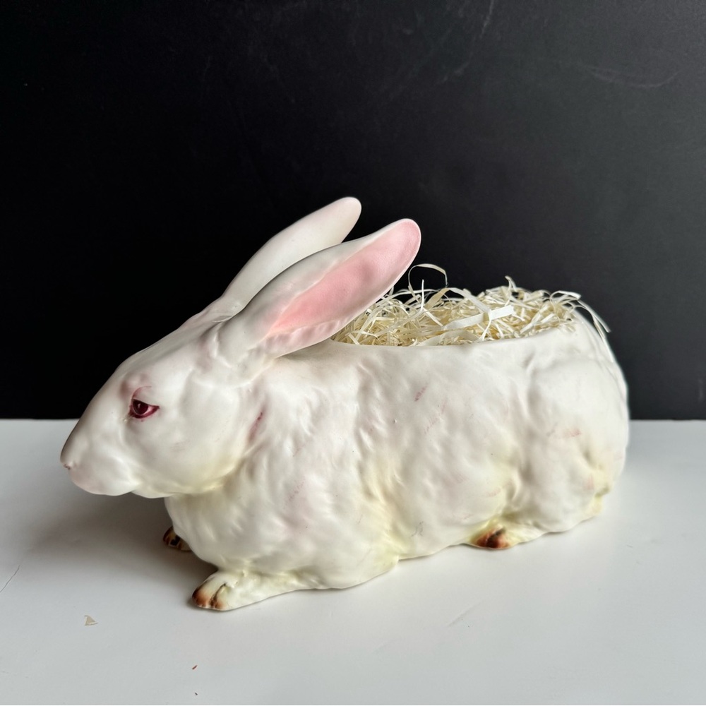 Vintage Lefton 10" Ceramic Bunny Rabbit Planter Matte White H2221 w/Original Tag